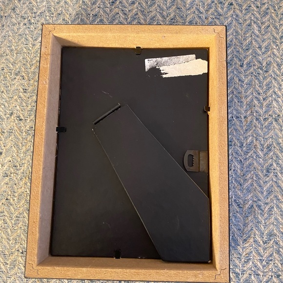 Art- bird in a black frame - Picture 4 of 4